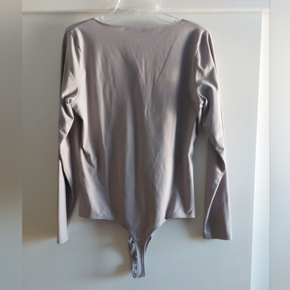 Abercrombie & Fitch Soft Collection Tie front longsleeve bodysuit. XL - Picture 7 of 7
